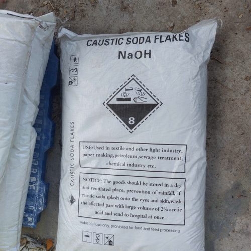 CAUSTIC SODA FLAKES NaOH